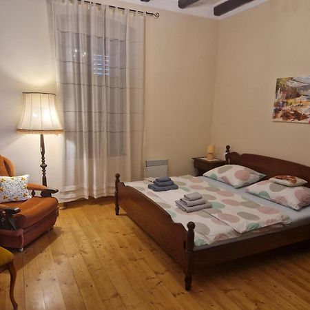 Apartments Sena Pula Luaran gambar