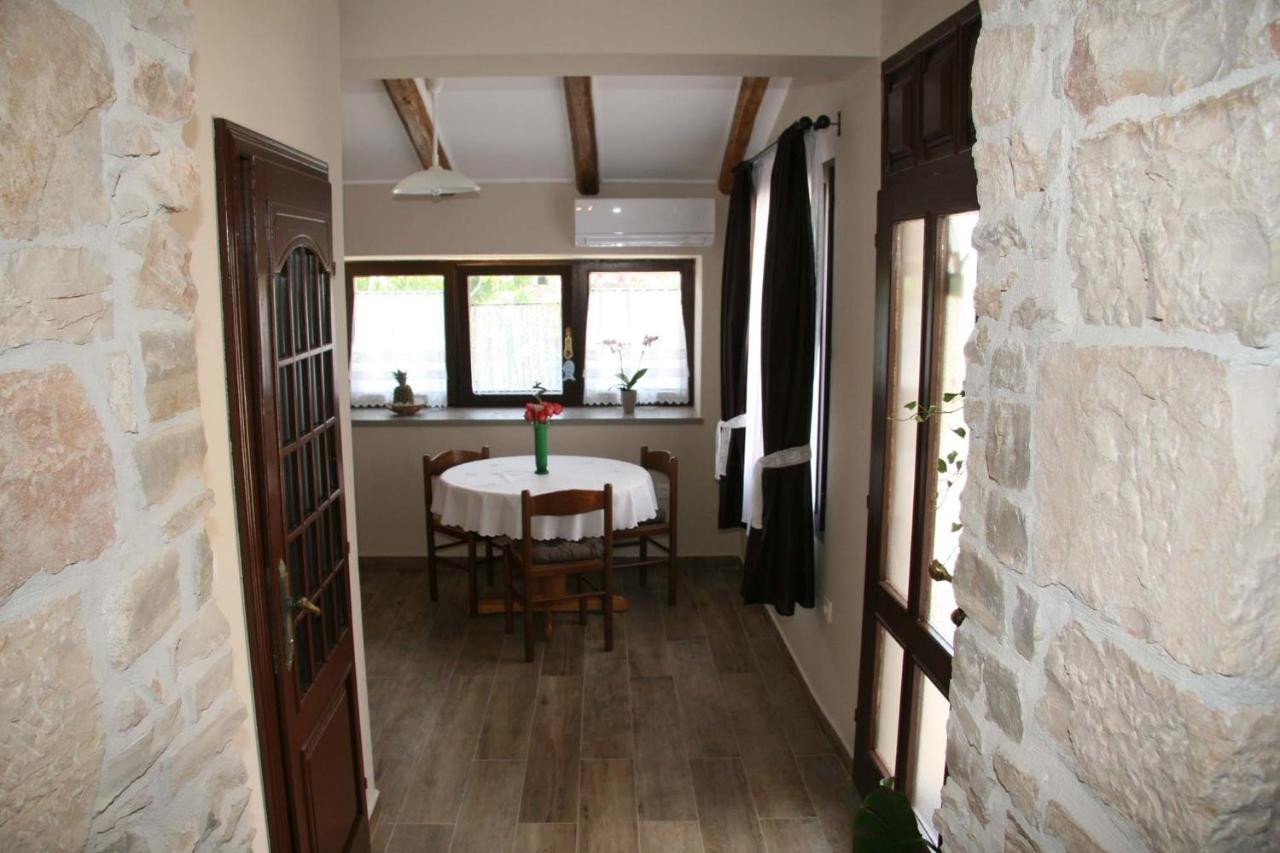 Apartments Sena Pula Luaran gambar