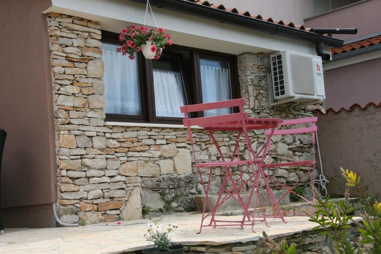 Apartments Sena Pula Luaran gambar