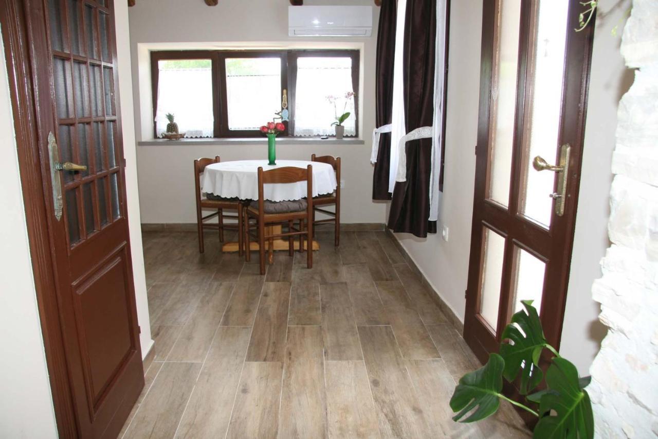 Apartments Sena Pula Luaran gambar