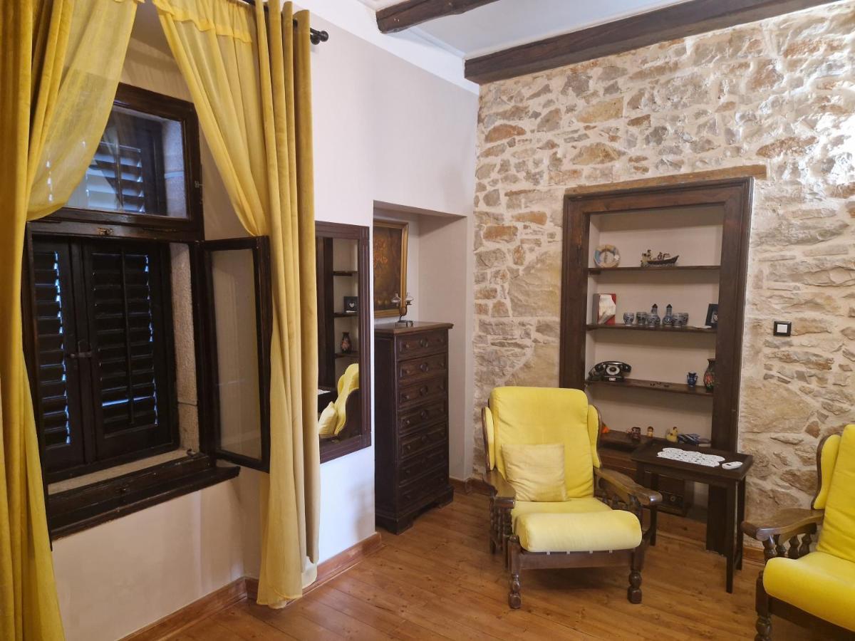 Apartments Sena Pula Luaran gambar