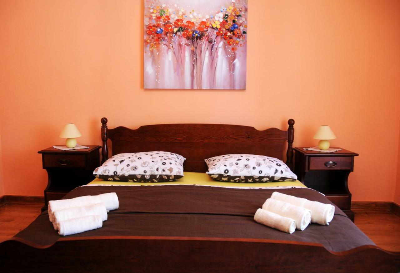 Apartments Sena Pula Luaran gambar