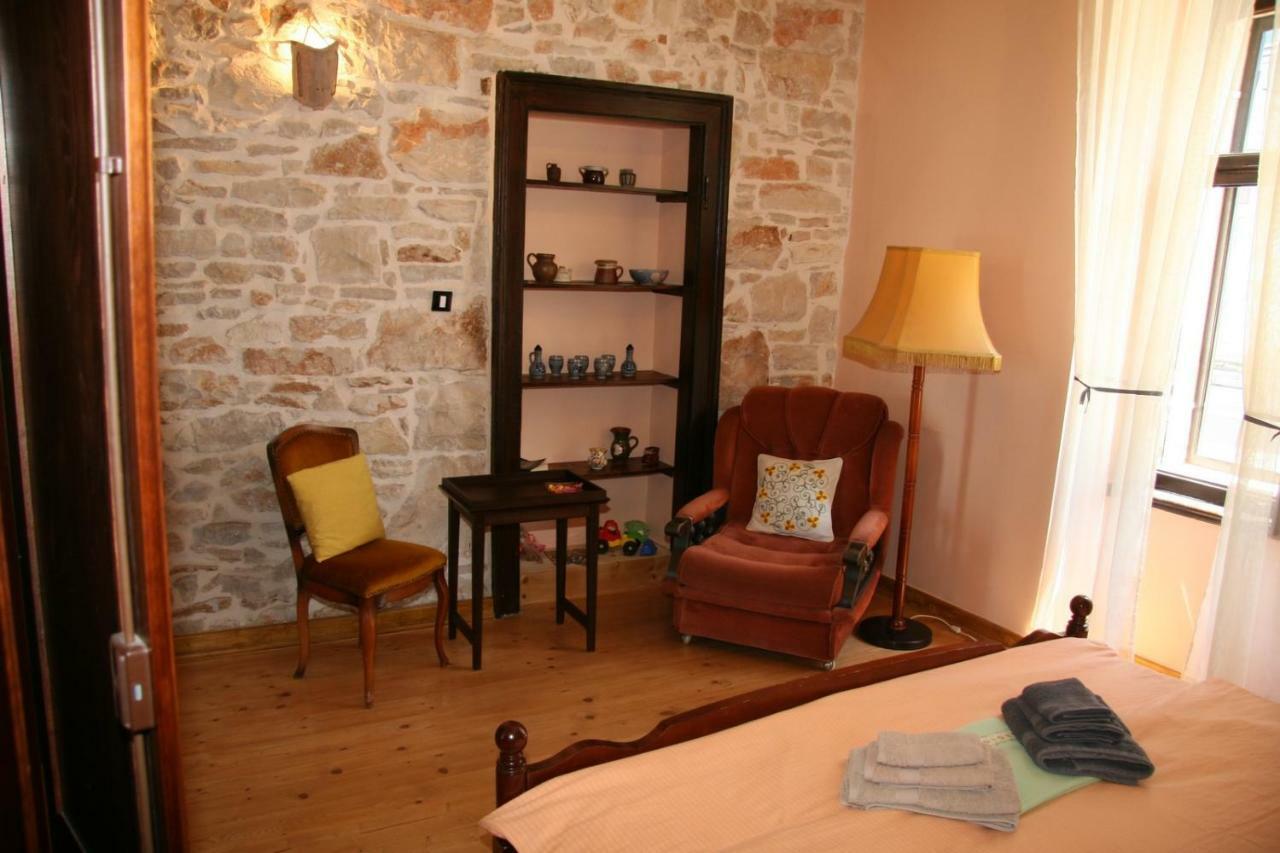 Apartments Sena Pula Luaran gambar