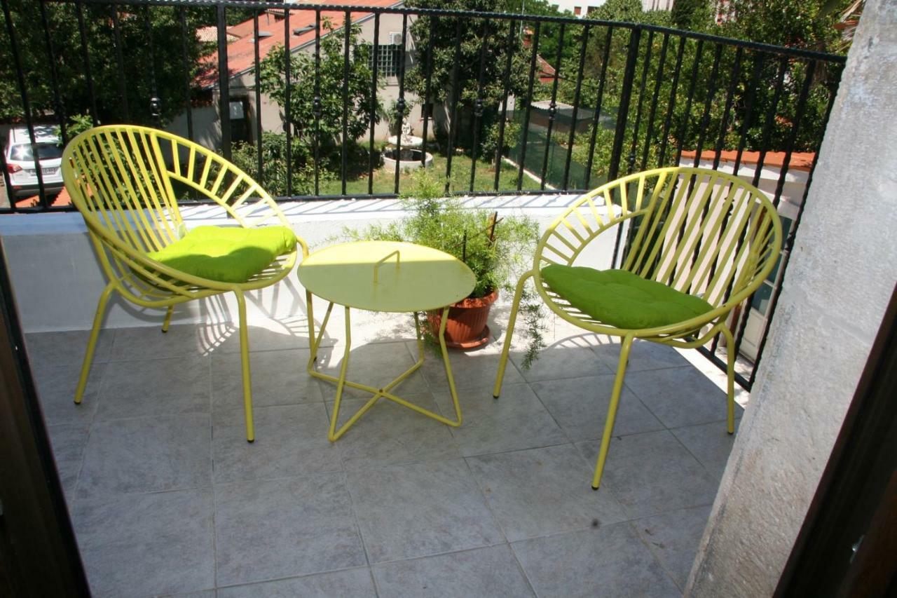Apartments Sena Pula Luaran gambar