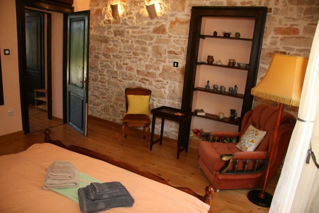 Apartments Sena Pula Luaran gambar