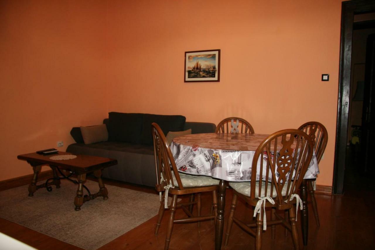 Apartments Sena Pula Luaran gambar