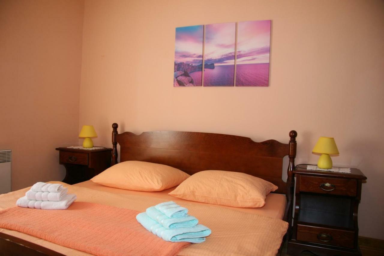 Apartments Sena Pula Luaran gambar