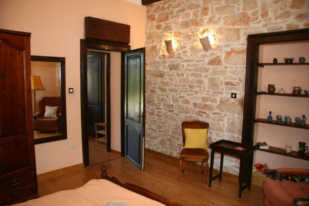 Apartments Sena Pula Luaran gambar