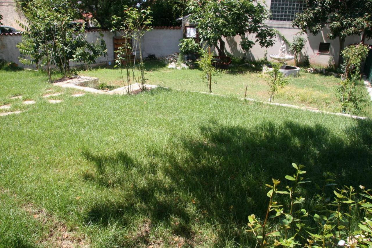 Apartments Sena Pula Luaran gambar