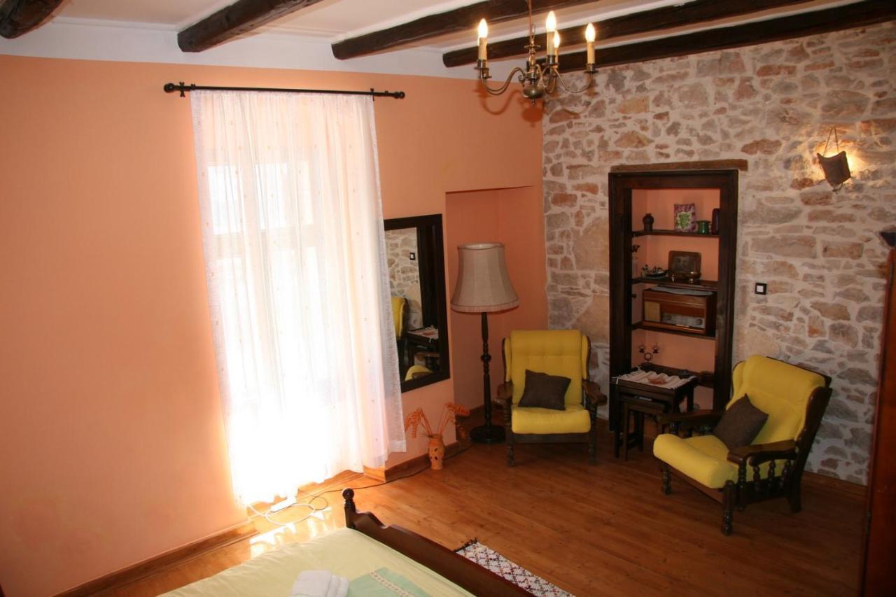 Apartments Sena Pula Luaran gambar